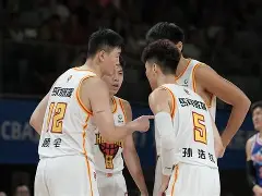 排球大师赛焦点战：吴越雄狮队鏖战南城雷豹队，新星闪耀。韧性与执行并存